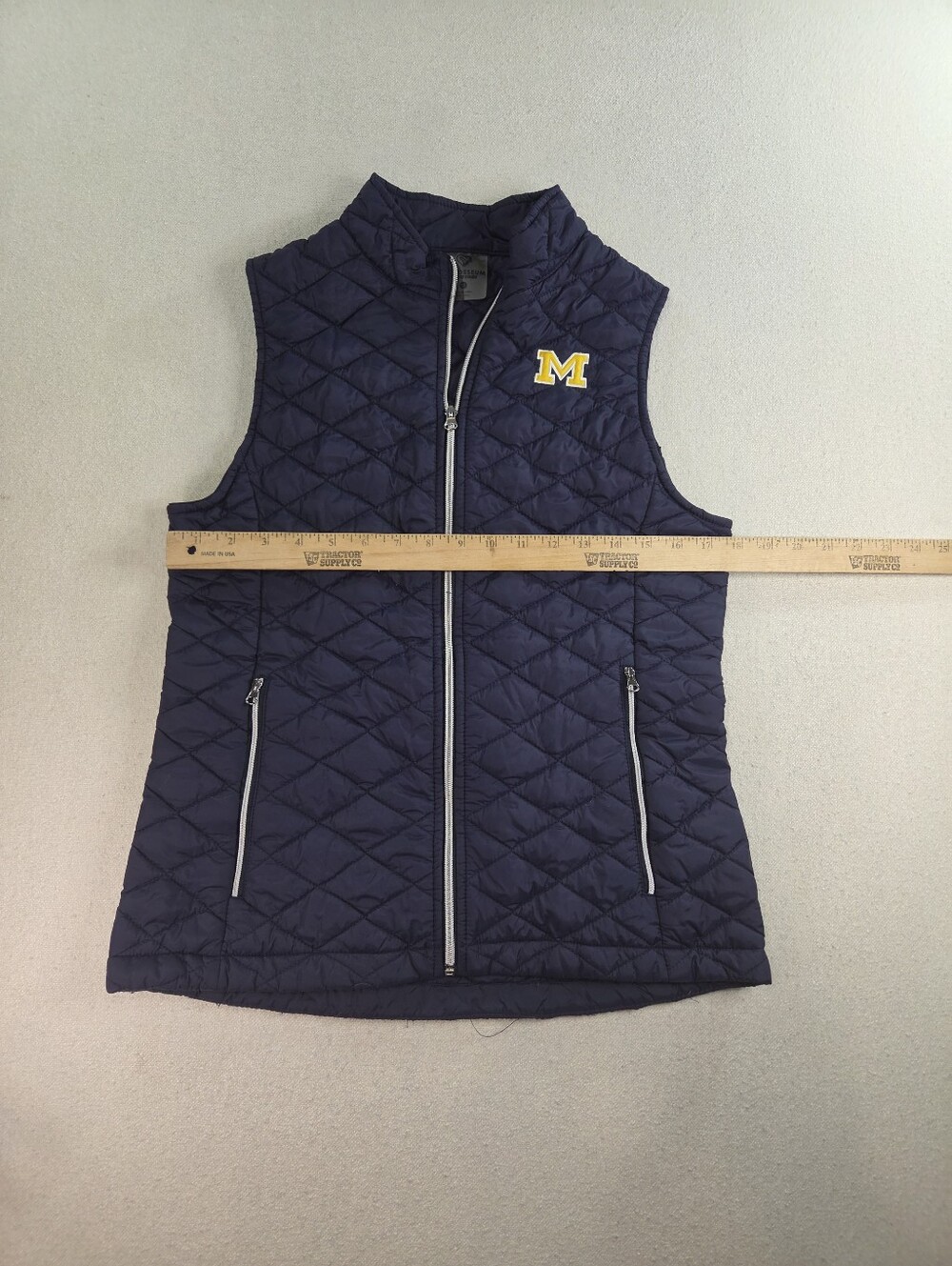 Colosseum Michigan Wolverines Quilted Vest Womens M - Picture 4 of 7